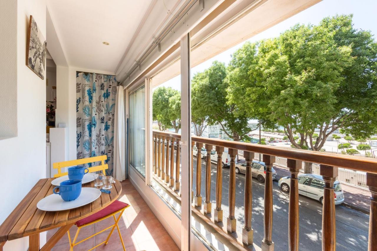 Cabine 56 - Comme Une Cabine De Bateau A L'Entree Du Port Marseille Luaran gambar