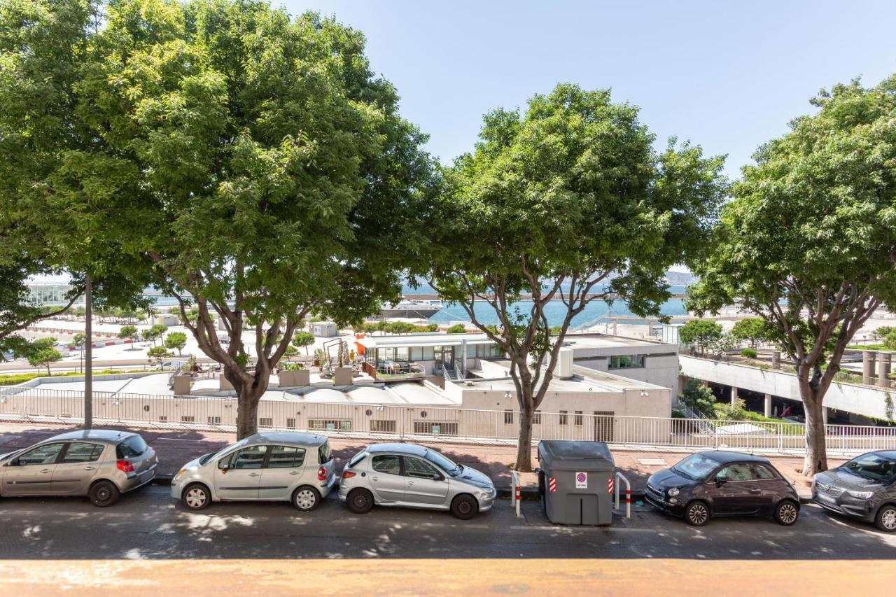 Cabine 56 - Comme Une Cabine De Bateau A L'Entree Du Port Marseille Luaran gambar